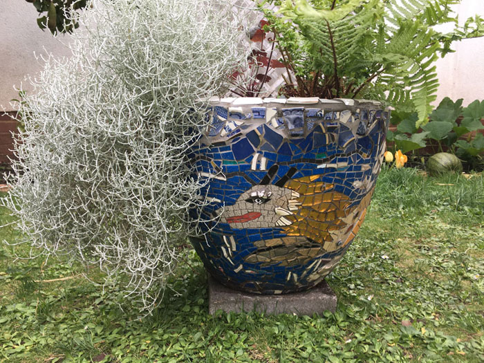 seadragon mosaic pot